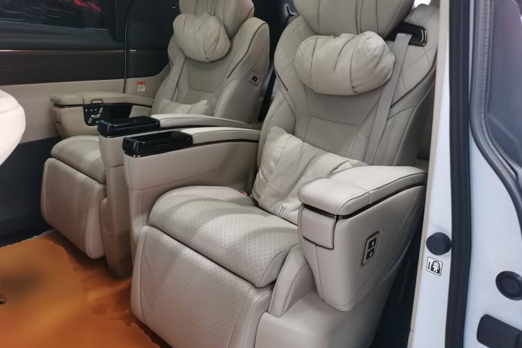 Used Toyota Vellfire 2024 Crown Dual-Engine 2.5L Ultimate Edition Interior 4