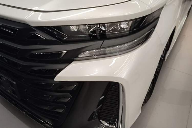 Used Toyota Vellfire 2024 Crown Dual-Engine 2.5L Ultimate Edition Left Front Headlight