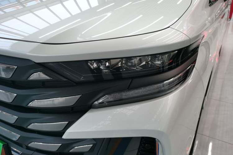 Used Toyota Vellfire 2024 Crown Dual-Engine 2.5L Ultimate Edition Left Front Headlight