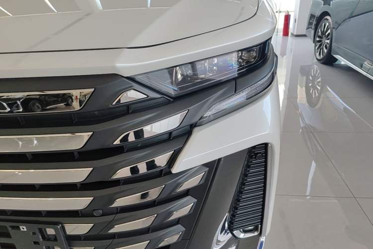 Used Toyota Vellfire 2024 Crown Dual-Engine 2.5L Supreme Executive Edition Left Front Headlight
