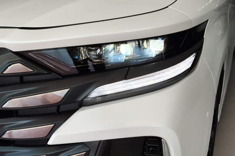 Used Toyota Vellfire 2024 Crown Dual-Engine 2.5L Ultimate Edition Left Front Headlight