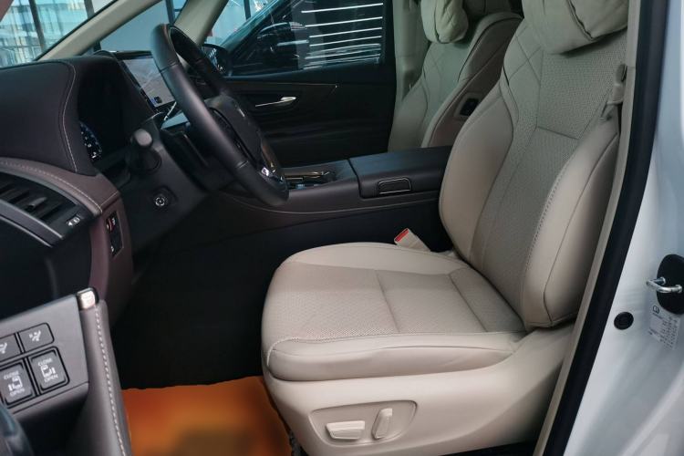 Used Toyota Vellfire 2024 Crown Dual-Engine 2.5L Ultimate Edition Left Front Seat