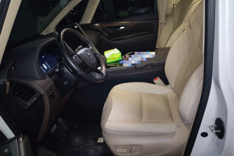 Used Toyota Vellfire 2024 Crown Dual-Engine 2.5L Supreme Executive Edition Left Front Seat