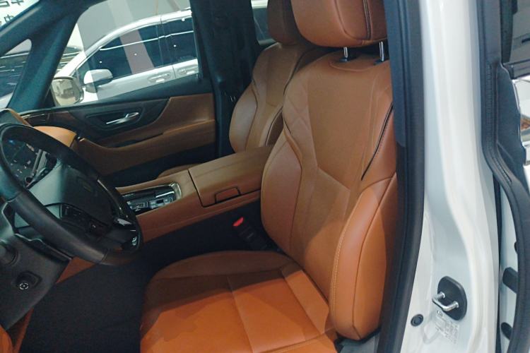 Used Toyota Vellfire 2024 Crown Dual-Engine 2.5L Supreme Executive Edition Left Front Seat