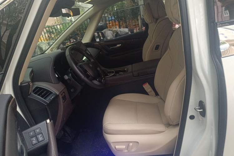 Used Toyota Vellfire 2024 Crown Dual-Engine 2.5L Ultimate Edition Left Front Seat