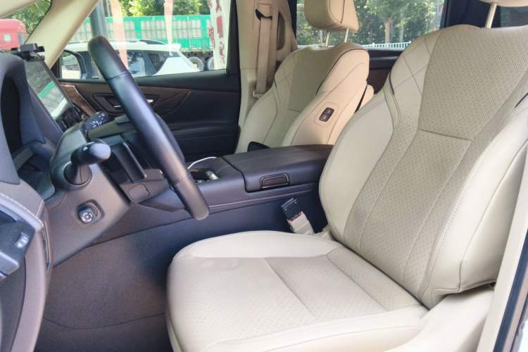Used Toyota Vellfire 2024 Crown Dual-Engine 2.5L Ultimate Edition Left Front Seat