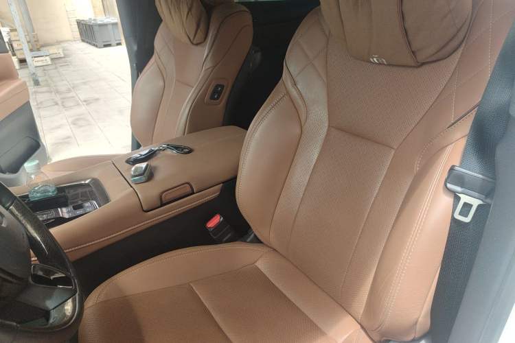 Used Toyota Vellfire 2024 Crown Dual-Engine 2.5L Ultimate Edition Left Front Seat
