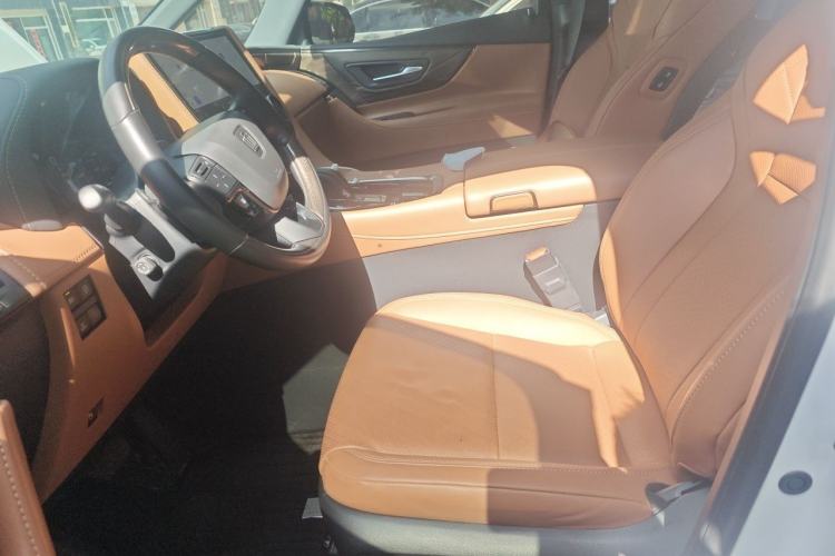 Used Toyota Vellfire 2024 Crown Dual-Engine 2.5L Ultimate Edition Left Front Seat