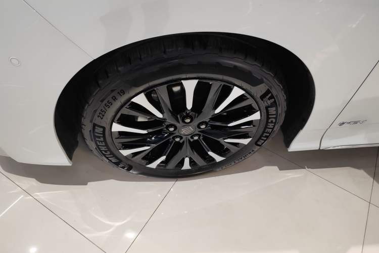 Used Toyota Vellfire 2024 Crown Dual-Engine 2.5L Supreme Executive Edition Left Front Wheel Hub