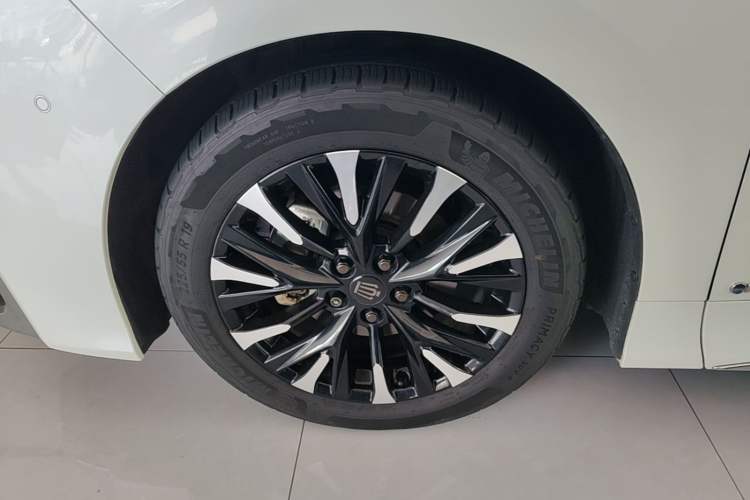 Used Toyota Vellfire 2024 Crown Dual-Engine 2.5L Supreme Executive Edition Left Front Wheel Hub