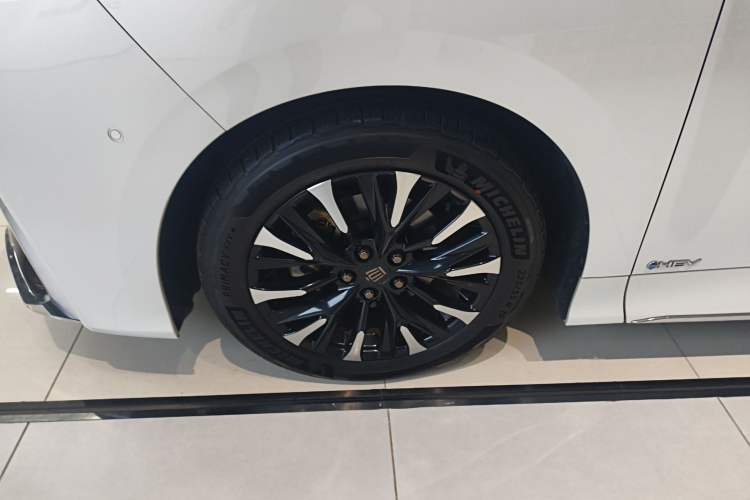 Used Toyota Vellfire 2024 Crown Dual-Engine 2.5L Supreme Executive Edition Left Front Wheel Hub