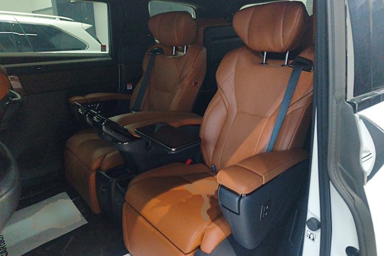 Used Toyota Vellfire 2024 Crown Dual-Engine 2.5L Supreme Executive Edition Left Rear Seat