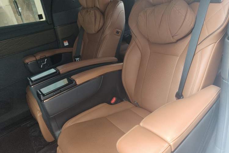 Used Toyota Vellfire 2024 Crown Dual-Engine 2.5L Ultimate Edition Left Rear Seat