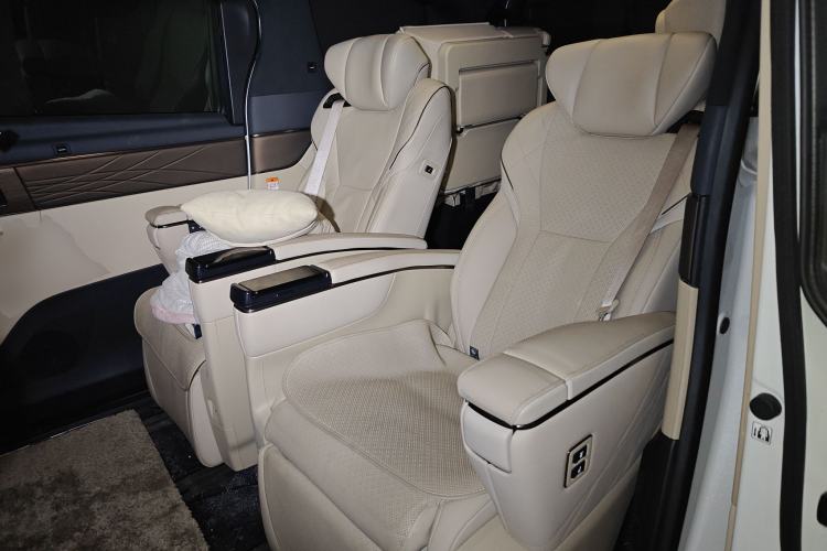 Used Toyota Vellfire 2024 Crown Dual-Engine 2.5L Ultimate Edition Left Rear Seat