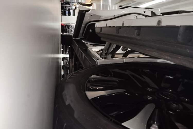 Used Toyota Vellfire 2024 Crown Dual-Engine 2.5L Ultimate Edition Left Side Sill