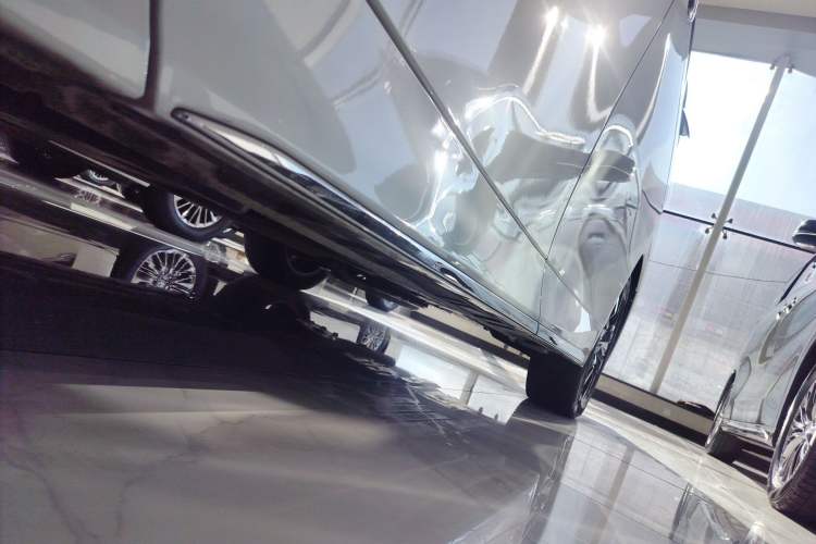 Used Toyota Vellfire 2024 Crown Dual-Engine 2.5L Ultimate Edition Left Side Sill