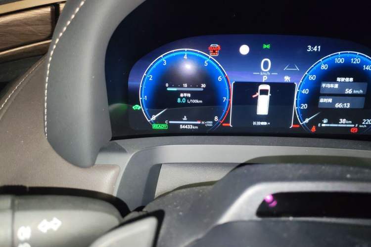 Used Toyota Vellfire 2024 Crown Dual-Engine 2.5L Supreme Executive Edition Odometer Close Up