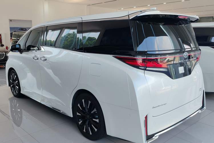Used Toyota Vellfire 2024 Crown Dual-Engine 2.5L Supreme Executive Edition Rear Left 45 Deg