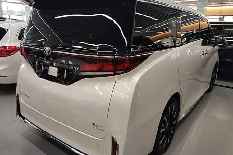 Used Toyota Vellfire 2024 Crown Dual-Engine 2.5L Ultimate Edition Rear Right 45 Deg