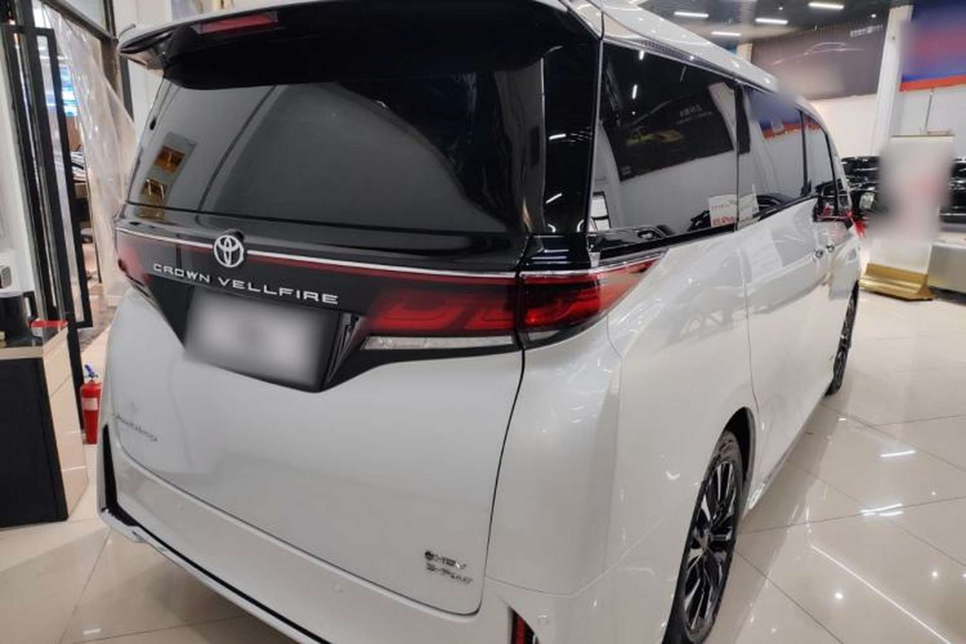 Used Toyota Vellfire 2024 Crown Dual-Engine 2.5L Supreme Executive Edition Rear Right 45 Deg
