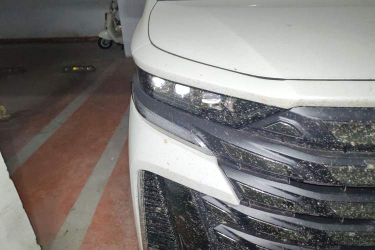 Used Toyota Vellfire 2024 Crown Dual-Engine 2.5L Supreme Executive Edition Right Front Headlight