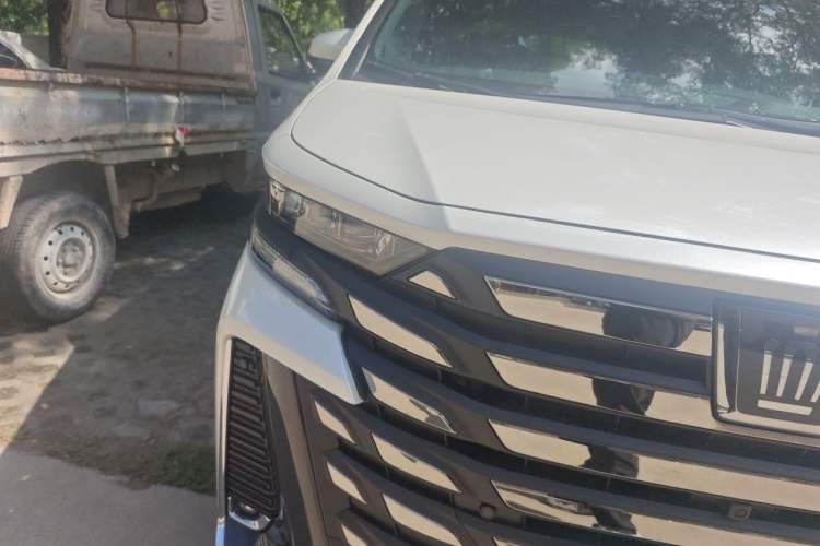 Used Toyota Vellfire 2024 Crown Dual-Engine 2.5L Ultimate Edition Right Front Headlight