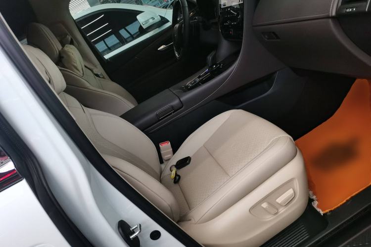 Used Toyota Vellfire 2024 Crown Dual-Engine 2.5L Ultimate Edition Right Front Seat