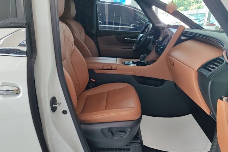 Used Toyota Vellfire 2024 Crown Dual-Engine 2.5L Supreme Executive Edition Right Front Seat