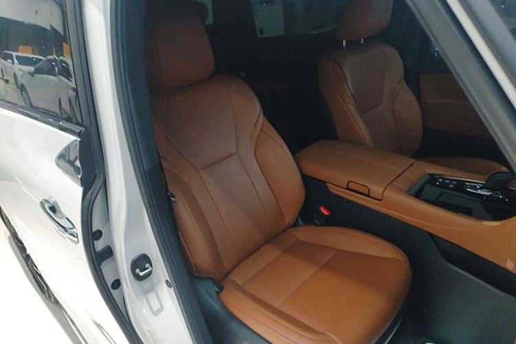 Used Toyota Vellfire 2024 Crown Dual-Engine 2.5L Supreme Executive Edition Right Front Seat