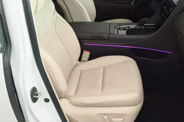 Used Toyota Vellfire 2024 Crown Dual-Engine 2.5L Ultimate Edition Right Front Seat