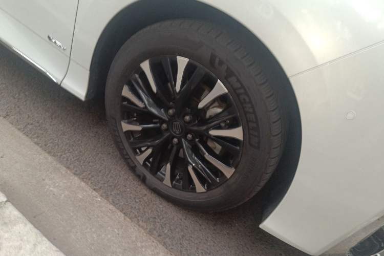 Used Toyota Vellfire 2024 Crown Dual-Engine 2.5L Ultimate Edition Right Front Wheel Hub