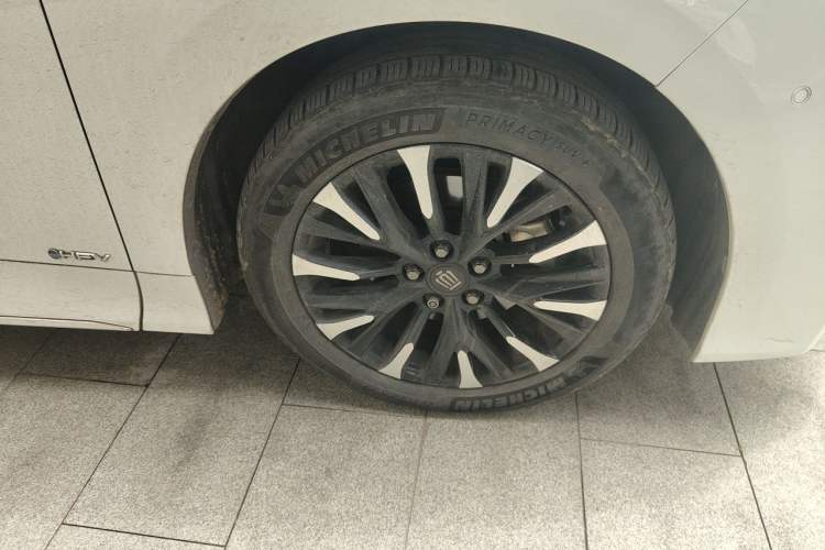 Used Toyota Vellfire 2024 Crown Dual-Engine 2.5L Ultimate Edition Right Front Wheel Hub