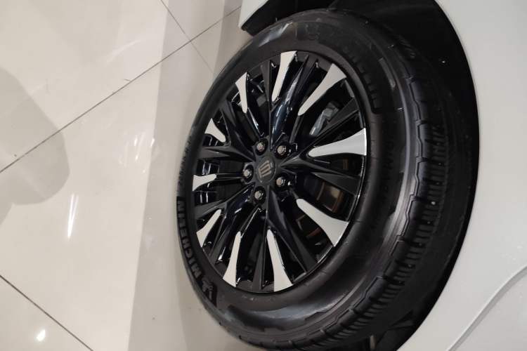Used Toyota Vellfire 2024 Crown Dual-Engine 2.5L Supreme Executive Edition Right Rear Wheel Hub