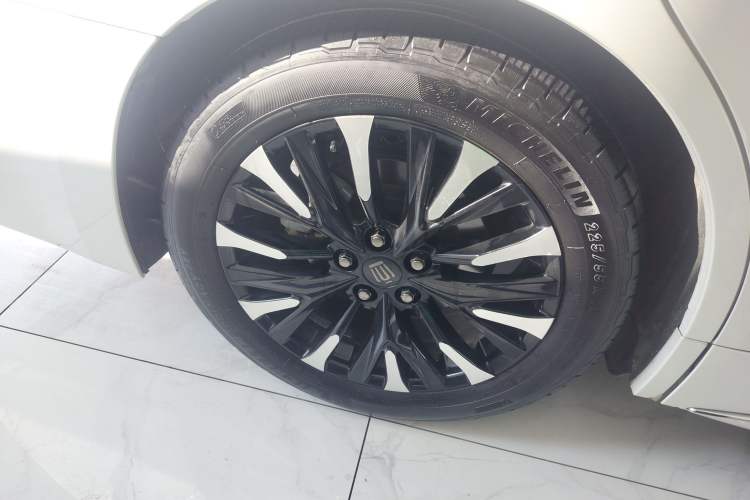 Used Toyota Vellfire 2024 Crown Dual-Engine 2.5L Ultimate Edition Right Rear Wheel Hub