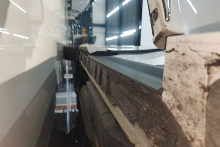 Used Toyota Vellfire 2024 Crown Dual-Engine 2.5L Supreme Executive Edition Right Side Sill