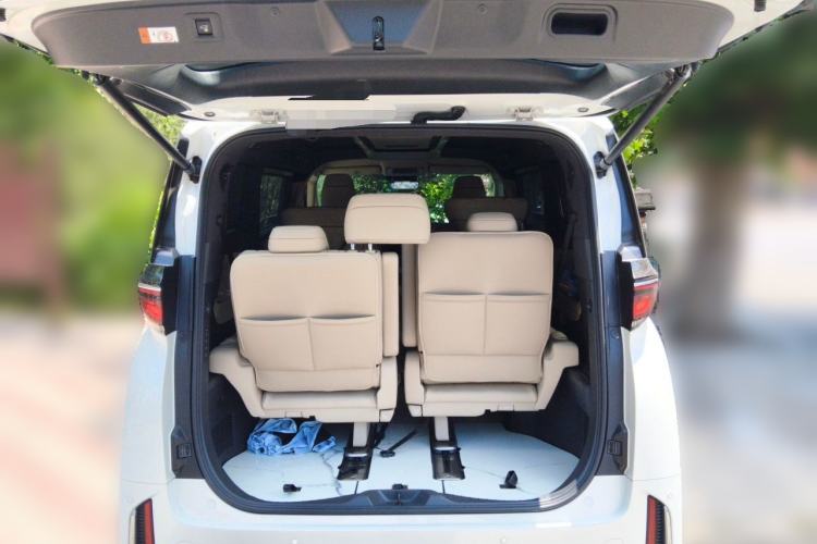 Used Toyota Vellfire 2024 Crown Dual-Engine 2.5L Ultimate Edition Trunk