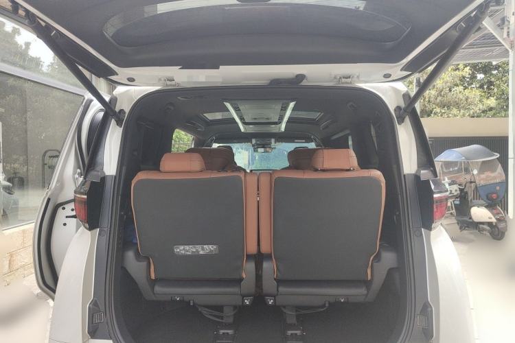 Used Toyota Vellfire 2024 Crown Dual-Engine 2.5L Ultimate Edition Trunk