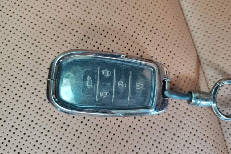 Used Toyota Vellfire 2024 Crown Dual-Engine 2.5L Supreme Executive Edition Vehicle Key