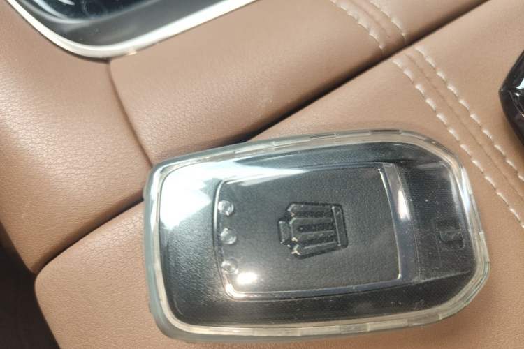 Used Toyota Vellfire 2024 Crown Dual-Engine 2.5L Ultimate Edition Vehicle Key