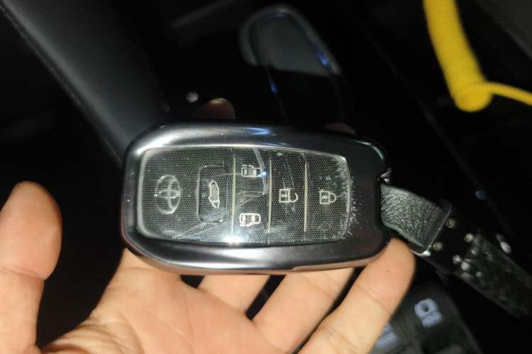 Used Toyota Vellfire 2024 Crown Dual-Engine 2.5L Ultimate Edition Vehicle Key