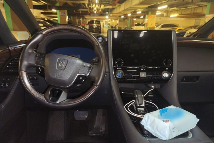 Used Toyota Vellfire 2025 Crown Dual Engine 2.5L Ink Gold Executive Edition Center Console