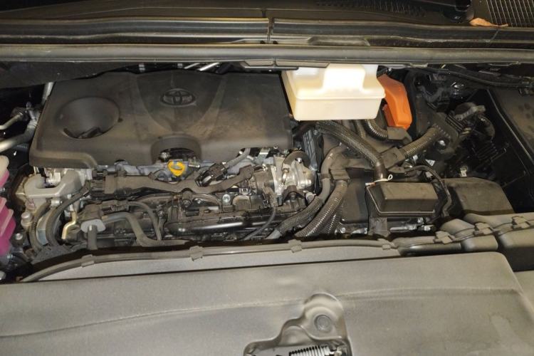 Used Toyota Vellfire 2025 Crown Dual Engine 2.5L Ink Gold Executive Edition Engine Bay