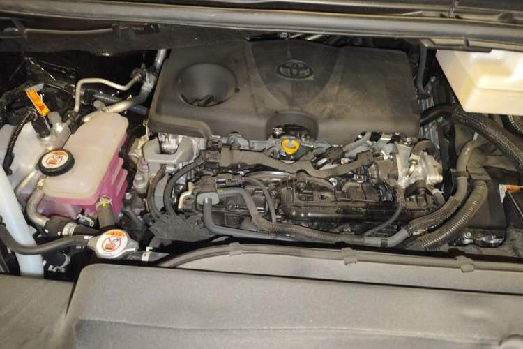 Used Toyota Vellfire 2025 Crown Dual Engine 2.5L Ink Gold Executive Edition Engine Bay Right