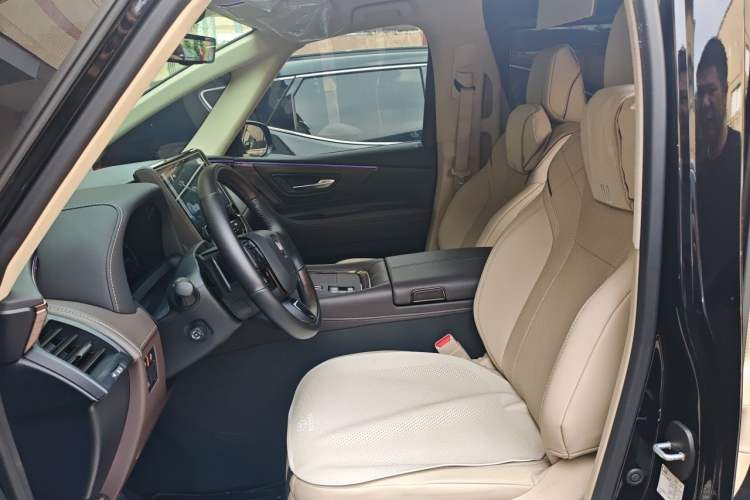 Used Toyota Vellfire 2025 Crown Dual Engine 2.5L Ink Gold Edition Left Front Seat