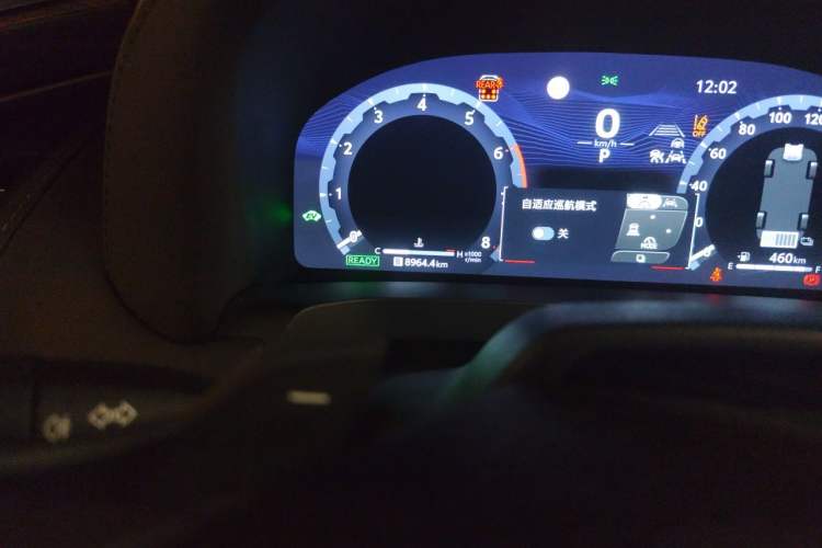 Used Toyota Vellfire 2025 Crown Dual Engine 2.5L Ink Gold Executive Edition Odometer Close Up