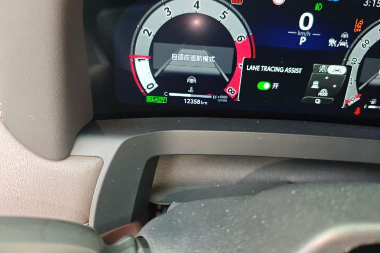 Used Toyota Vellfire 2025 Crown Dual Engine 2.5L Ink Gold Edition Odometer Close Up