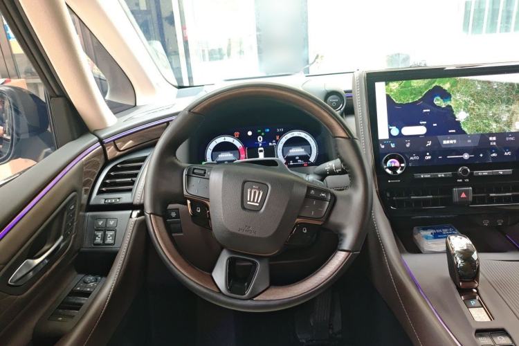 Used Toyota Vellfire 2025 Crown Dual Engine 2.5L Ink Gold Edition Steering Wheel