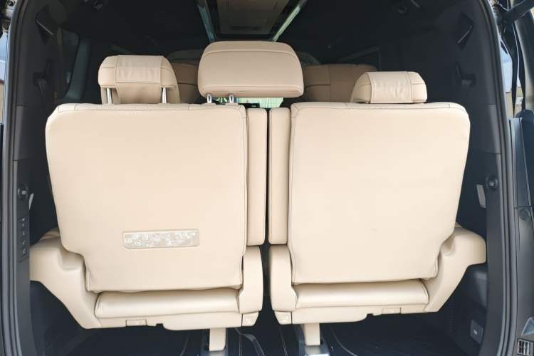 Used Toyota Vellfire 2025 Crown Dual Engine 2.5L Ink Gold Edition Trunk