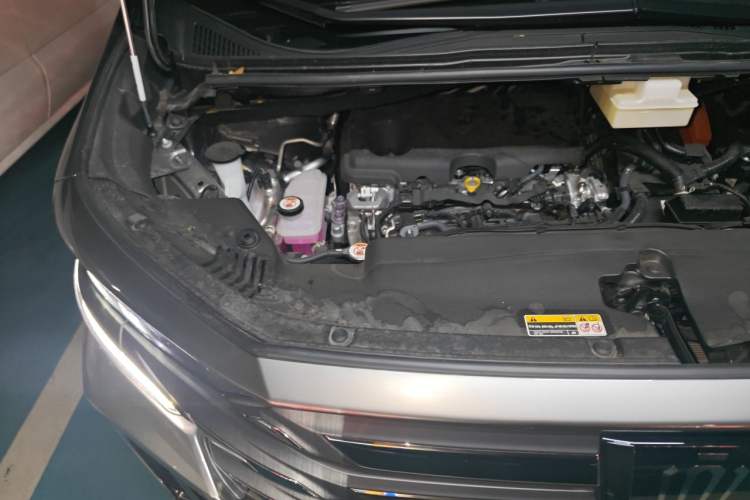 Used Toyota Vellfire 2025 Crown Dual Engine 2.5L Ink Gold Edition Engine Bay Right