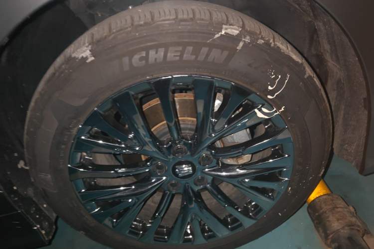 Used Toyota Vellfire 2025 Crown Dual Engine 2.5L Ink Gold Edition Right Front Wheel Hub